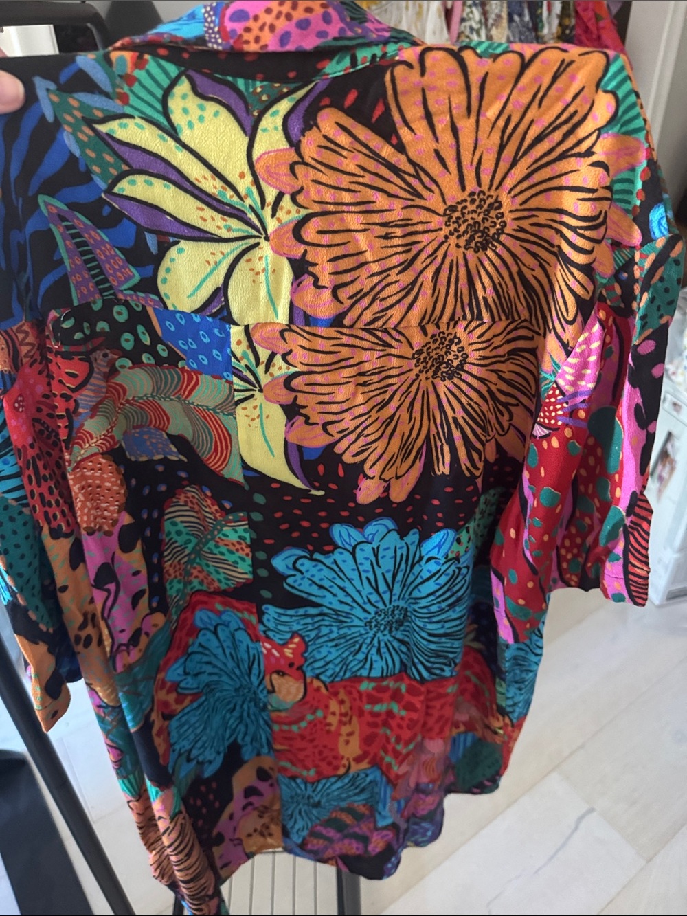 FARM Rio Multicolor Floral Button-Up Blouse - Picture 5 of 8